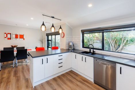 Photo of property in 26 Kimberley Grove, Westbrook, Palmerston North, 4412