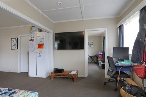 Photo of property in 18 Robert Street, Marton, 4710