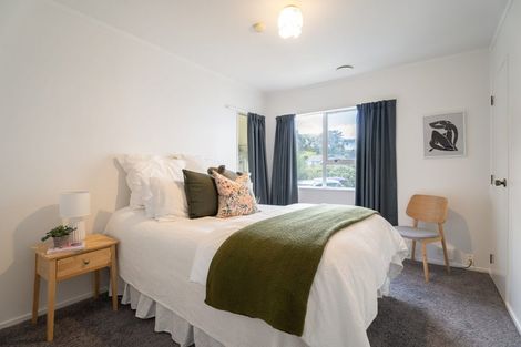 Photo of property in 40b Colchester Crescent, Newlands, Wellington, 6037