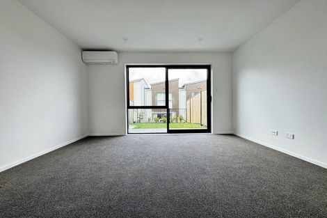 Photo of property in 250b Great North Road, Henderson, Auckland, 0612