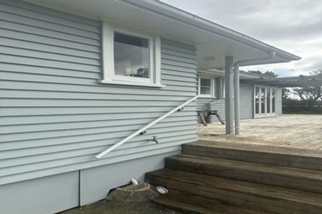 Photo of property in 479 Waitakere Road, Taupaki, Henderson, 0782