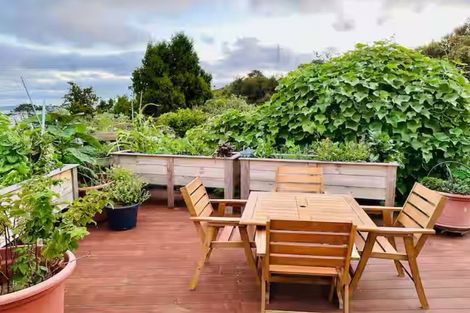 Photo of property in 1 Hoskins Avenue, Hillsborough, Auckland, 1042