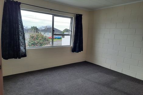 Photo of property in 10 Banks Street, Marfell, New Plymouth, 4310