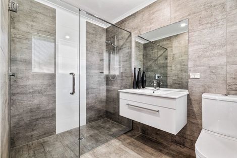 Photo of property in 3 Saint Heliers Grove, Fitzherbert, Palmerston North, 4410