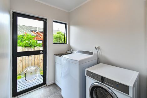 Photo of property in 29 Len Garlick Place, Pahurehure, Papakura, 2113