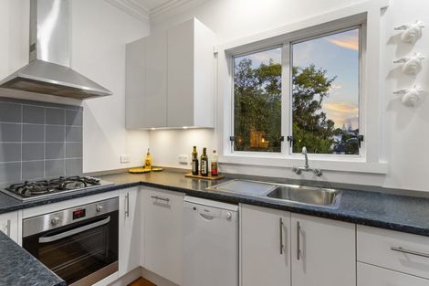 Photo of property in 8 Westmere Crescent, Westmere, Auckland, 1022