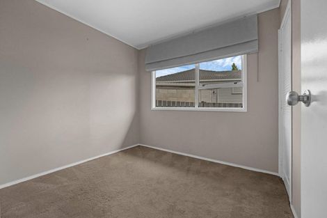 Photo of property in 17 Landow Place, Henderson, Auckland, 0612