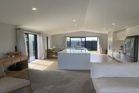 Photo of property in 32 Kiekie Road, Casebrook, 8051