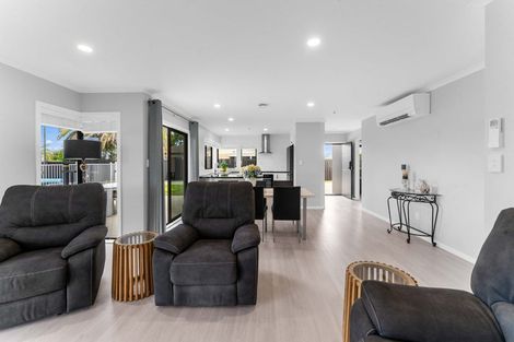 Photo of property in 11 Thoroughbred Place, Papamoa Beach, Papamoa, 3118