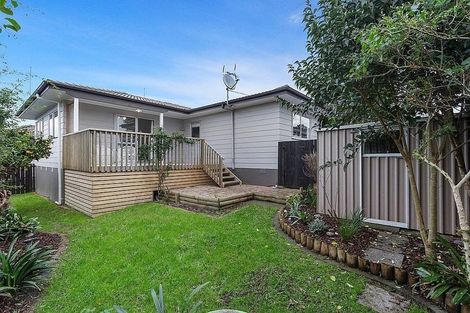 Photo of property in 2/105 Don Buck Road, Massey, Auckland, 0614
