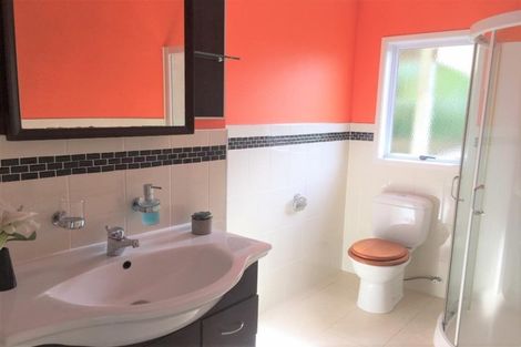 Photo of property in 50 Balmain Road, Chatswood, Auckland, 0626