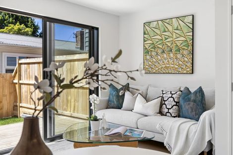 Photo of property in 6/11 Stottholm Road, Titirangi, Auckland, 0604