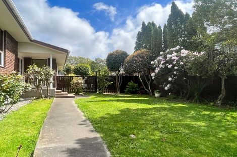 Photo of property in 14 Camberwell Place, Avonhead, Christchurch, 8042