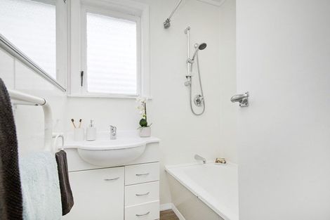 Photo of property in 49 Taylor Terrace, Tawa, Wellington, 5028