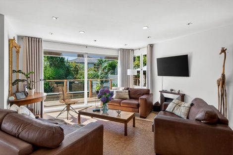 Photo of property in 23 Cliff Road, Torbay, Auckland, 0630