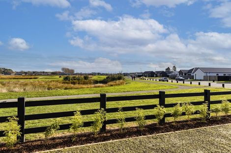 Photo of property in 100 Skibbereen Drive, Halswell, 8025