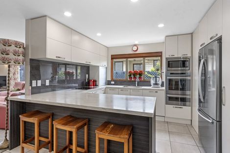 Photo of property in 33 Crofton Road, Harewood, Christchurch, 8051