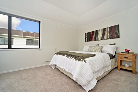 Photo of property in 21 Cumbrian Place, Conifer Grove, Takanini, 2112