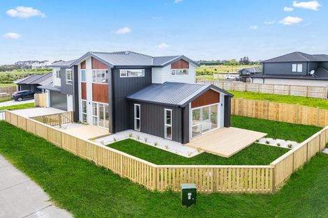 Photo of property in 1 Ritetai Street, Clarks Beach, 2122