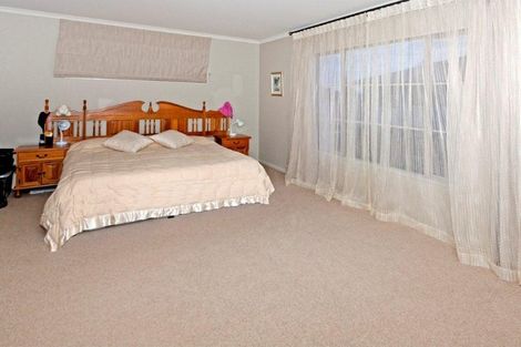 Photo of property in 29d Paparoa Road, Cockle Bay, Auckland, 2014