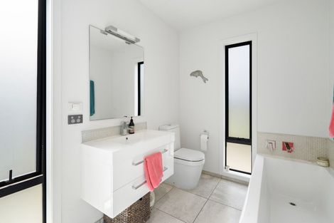 Photo of property in 9 Centre Crescent, Wanaka, 9305