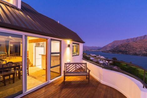 Photo of property in 10 Peregrine Place, Queenstown, 9300