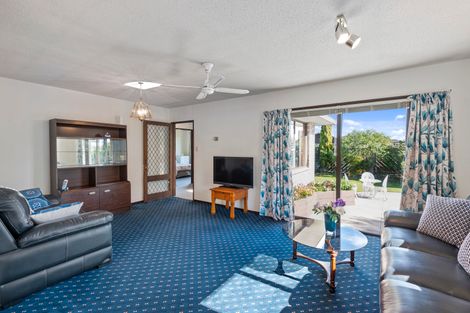 Photo of property in 60 Waratah Street, Avondale, Christchurch, 8061