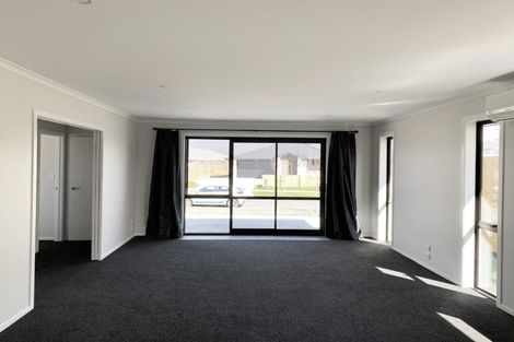 Photo of property in 11 Keerangi Place, Rototuna North, Hamilton, 3210