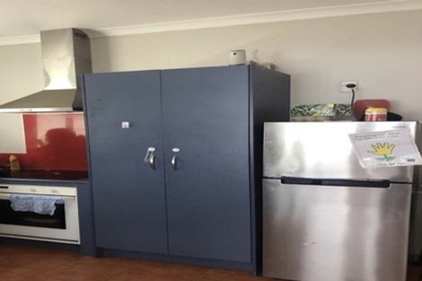 Photo of property in 102 Mangorei Road, Merrilands, New Plymouth, 4312