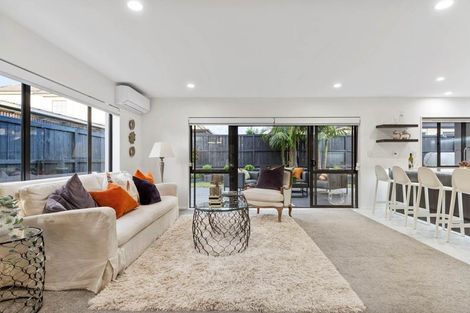Photo of property in 1 Coachman Drive, Flat Bush, Auckland, 2016