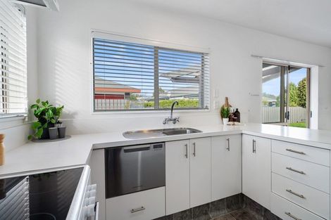 Photo of property in 27 Crisp Drive, Papamoa Beach, Papamoa, 3118