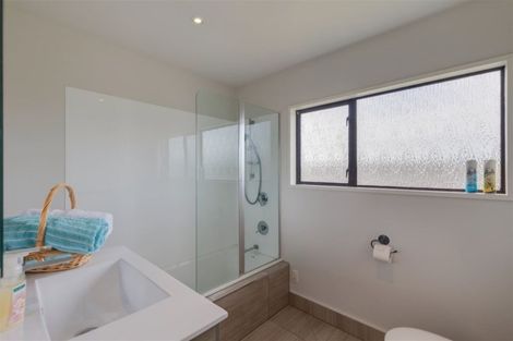 Photo of property in 77 Dunedin Street, Redwood, Christchurch, 8051