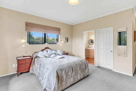 Photo of property in 20 Paraekaretu Street, Hunterville, 4730
