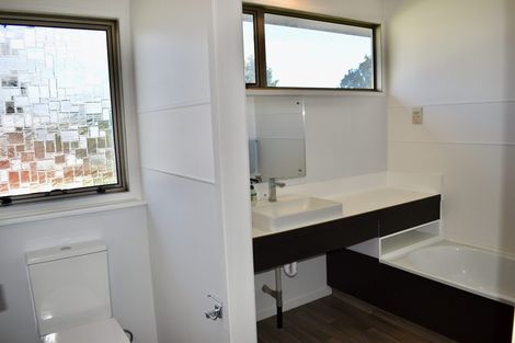 Photo of property in 55 Freemans Road, Otaki, 5512