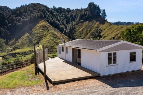 Photo of property in 1530 Mokau Road, Uruti, Urenui, 4379