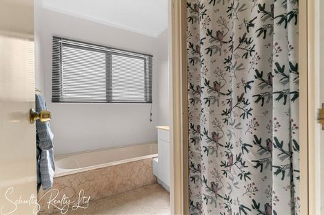 Photo of property in 16 Kaiwaka-mangawhai Road, Kaiwaka, 0975