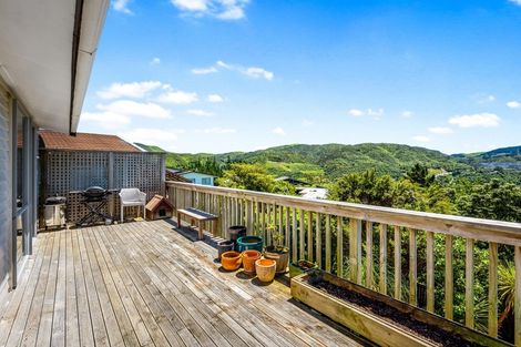 Photo of property in 18 Greenwich Grove, Stokes Valley, Lower Hutt, 5019