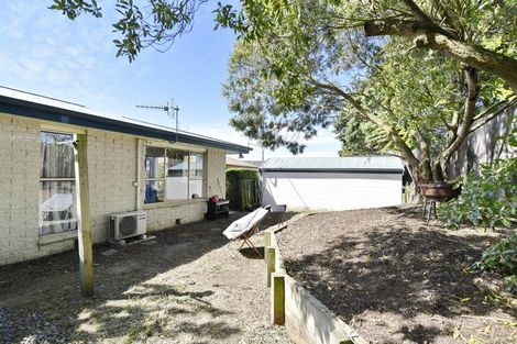 Photo of property in 2/122a Hay Street, Bromley, Christchurch, 8062