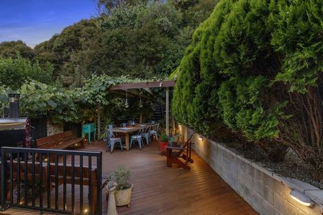 Photo of property in 8 Volkner Grove, Waterloo, Lower Hutt, 5011