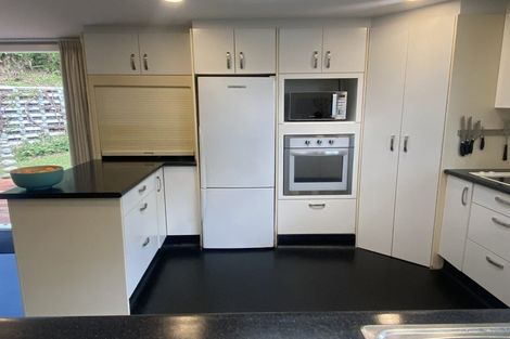 Photo of property in 105 Takahe Road, Titirangi, Auckland, 0604