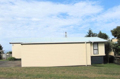 Photo of property in 223 Paku Drive, Tairua, 3508