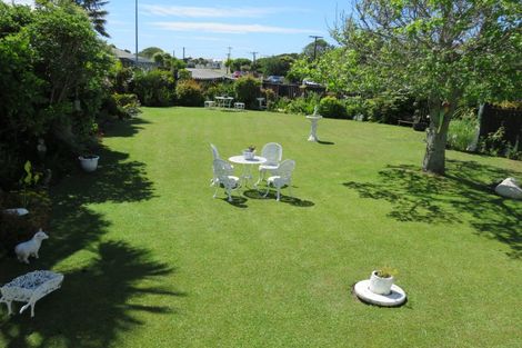 Photo of property in 17 Ngahue Crescent, Carters Beach, Westport, 7825