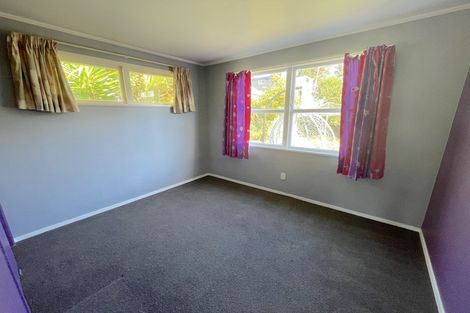 Photo of property in 77 Vandeleur Avenue, Birkdale, Auckland, 0626