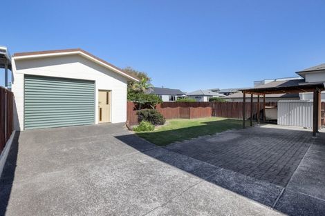 Photo of property in 128 Marine Parade, Mount Maunganui, 3116