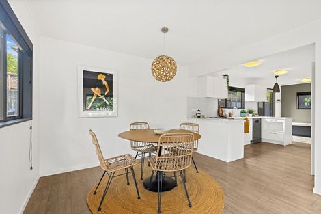 Photo of property in 1/663a Beach Road, Rothesay Bay, Auckland, 0630