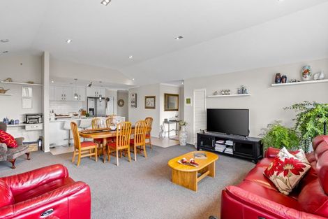 Photo of property in 7 Lockyer Road, Kumeu, 0810