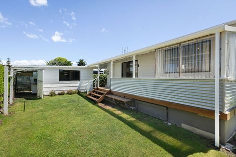 Photo of property in 4a Roretana Drive, Athenree, Katikati, 3177