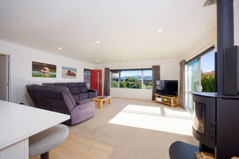 Photo of property in 61 Kotuku Road, South Bay, Kaikoura, 7300