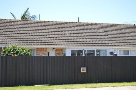 Photo of property in 2/369 Maunganui Road, Mount Maunganui, 3116