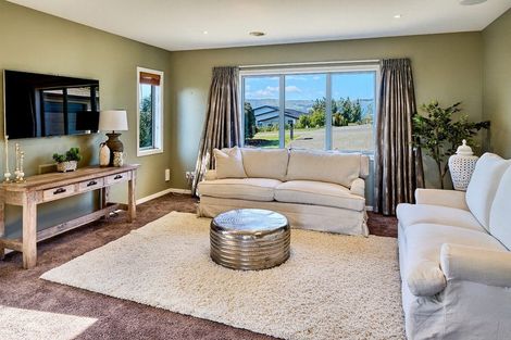 Photo of property in 107 Endeavour Drive, Whitby, Porirua, 5024